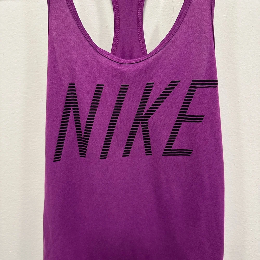Nike Women's Vibrant Purple athletic Tank Top size small